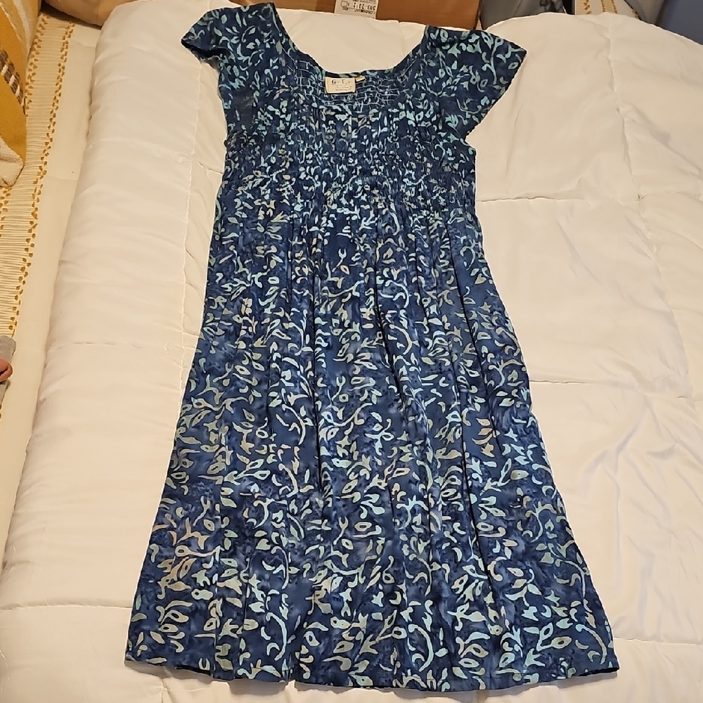Elegant Blue Floral Midi Dress
